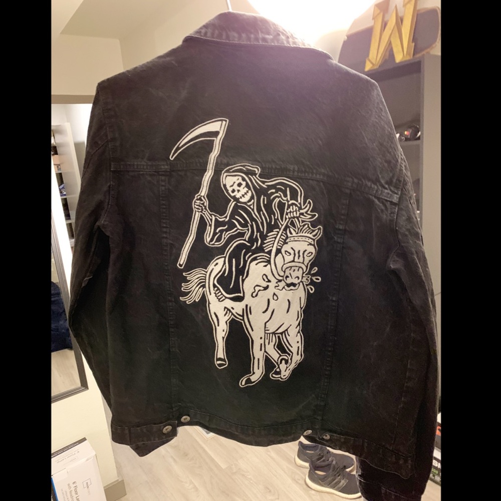 Denim’s Jacket - Picture 2 of 3